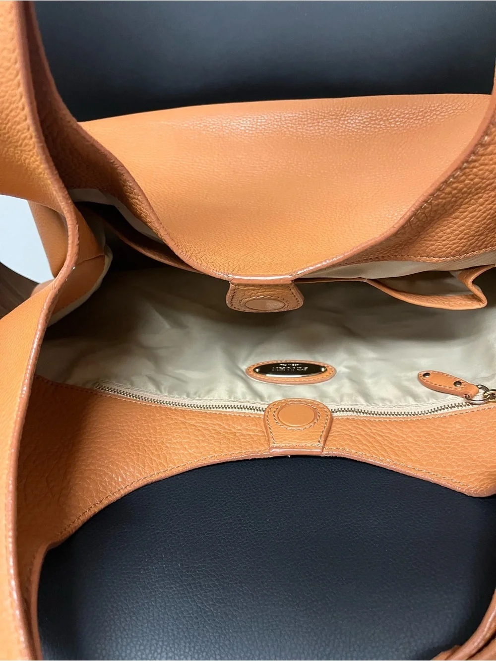 Vintage ST. JOHN Pebbled Leather Hobo Shoulder Bag in Caramel